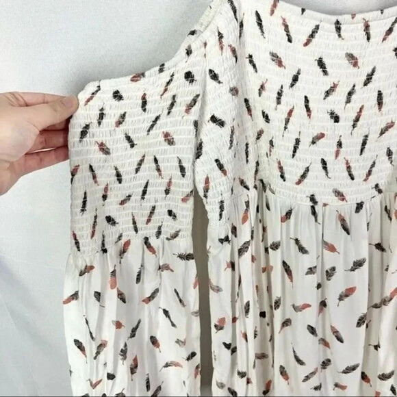 Torrid White Feather Print Challis Cold Shoulder Long Sleeve Top 1 - Picture 6 of 6